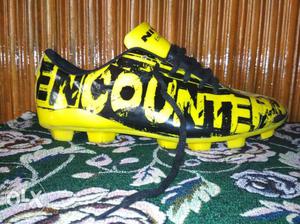Brand new unused encounter football shoes. Size 6.