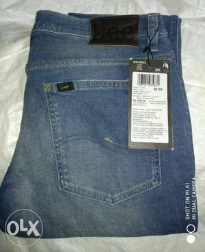 I want sell alot of work lee and levis jeans in