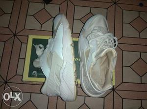 In good condition grab it huarache Nike