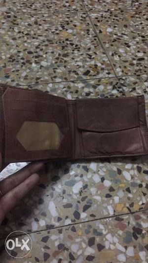 Leather wallet in usable condition...if