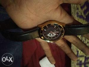 My valix watch good condition and orignal gold