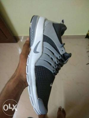 Nike shoe but not orginal.not even used. fixed
