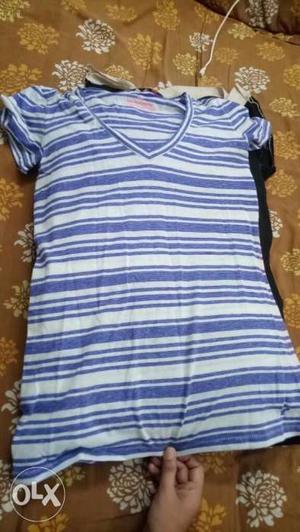 Purple And White Striped V-neck T-shirtr