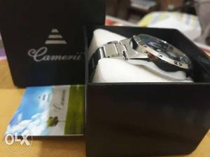 Round Silver Cameru Watch With Box