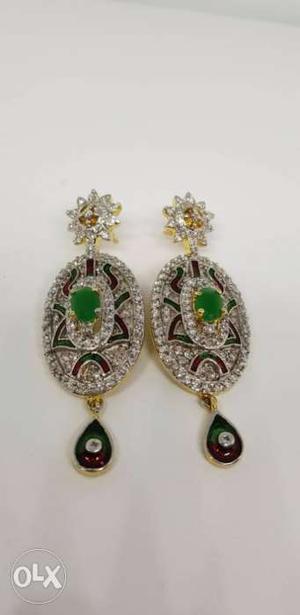 Semi precious jade necklace set available.