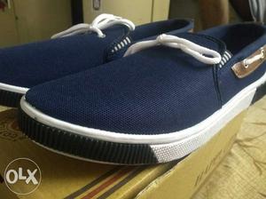 Size-UK 10 with bill packed shoes colour - navy