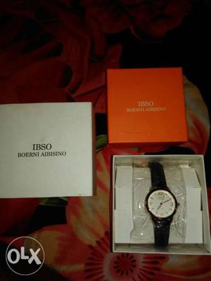 These s new box piece watch not yet used onces