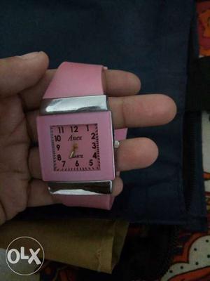 This is the pink colored Alex(Quartz) watch just