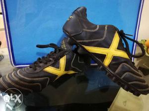 Vector X football boots size7