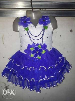 We r manufacturer of all types of baby frocks