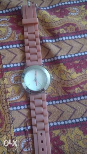 Women fast track watch for just rs 800