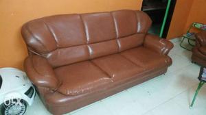 5 seater brown light weight latherite branded