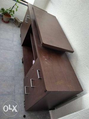 8 mnth old TV unit in excellent condition Dim 6ft