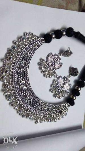 Beaded Black Silver-colored Necklace And Earrings
