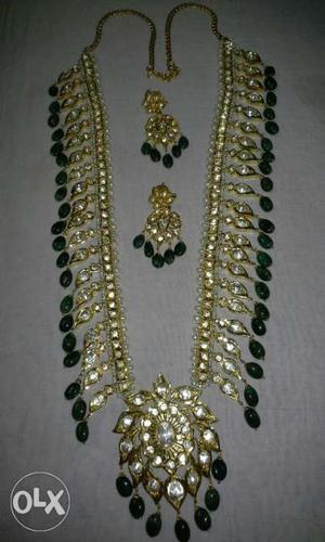 Beautifull Necklace And Earrings with super quality.