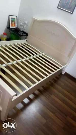 Bed for sale in new condition with free home delivery and