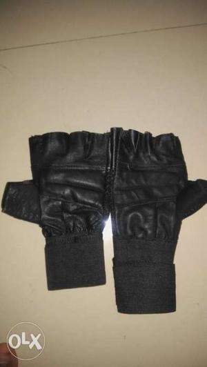 Brand new gym faux leather gloves