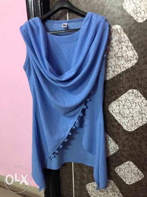 Designer grey top,size small to