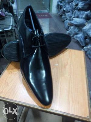 Export quality Branded Shoes only at Toes and