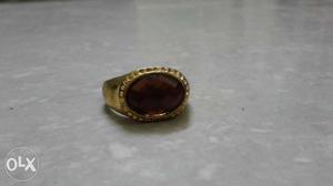 Gold-colored And Red Gemstone Cabochon Ring