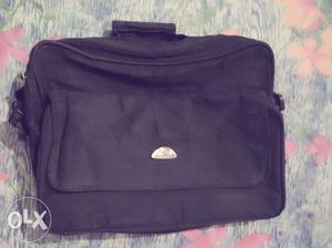 I want to sell my black color office bag..