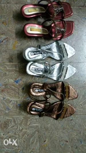 Ladies fancy Chappell and sandals 450rs each all negotiable