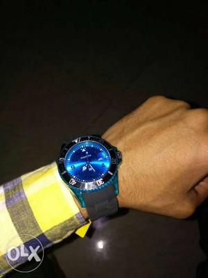 Maxima watch new 1month use