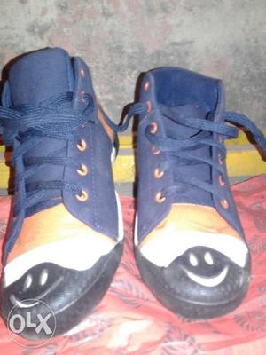 Pair Of Blue-and-white Air Jordan Shoes shoes no 7