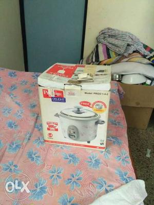 Prestige rice cooker with two pots