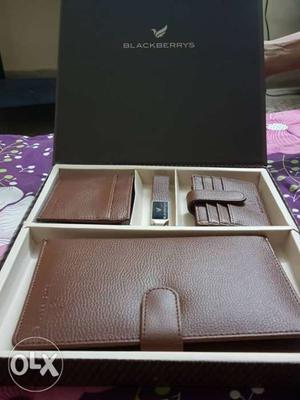 This is blackberry combo gift box for men. this