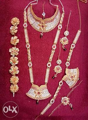 Traditional bridal sets.