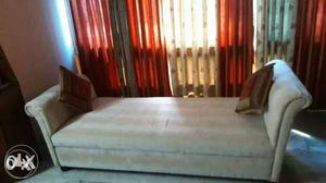 Wooden base 3+1 sofa set in immaculate condition