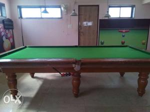 1 mini snooker table 5*10 available with all