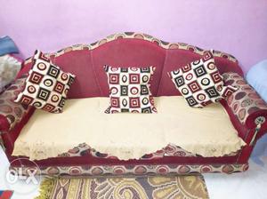 3 seater single sofa sale on very low price. Of