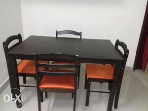 4 ceat Dining table