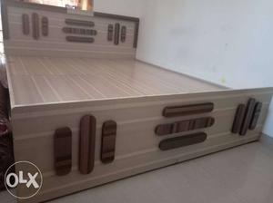 5 x 6 Box Cot in good condition Material - MDF 5