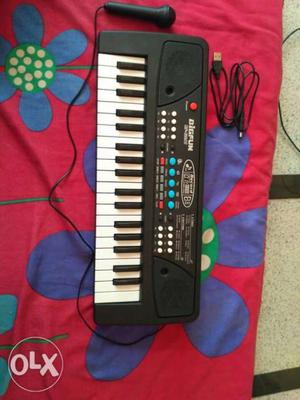 Bigfun toy piano with mic and cable