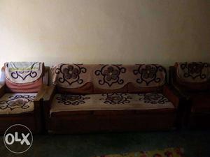 Brown seating sofa 3 + 2 in excellent condition