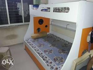 Bunk bed in very good condition at Mhada Complex Mira road