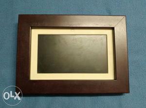 Coby digital photo frame 7 inches wooden