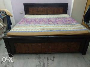 Double bed wooden: urgent sale