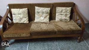 Five seater sofa set in good condition for sale