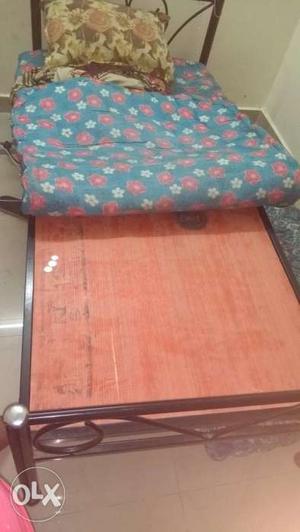 Good Quality Metal frame bed..