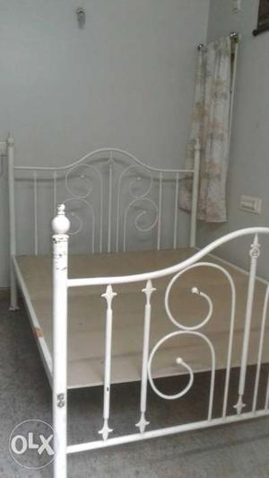 Good guality iron bed frame in a very reasonable price