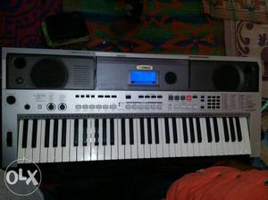 Gray Yamaha Electric Keyboard