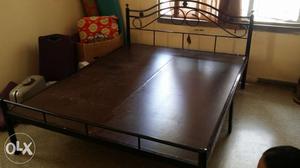 Queen size bed used in guest room