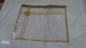 Single cloth pouch for keeping new dress