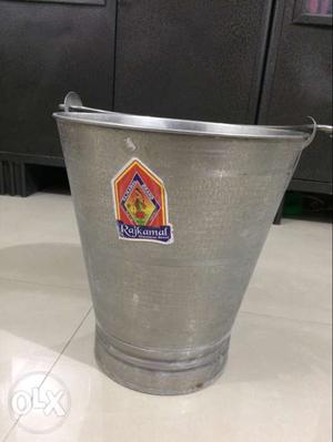 Steel bucket with very good condition and no any