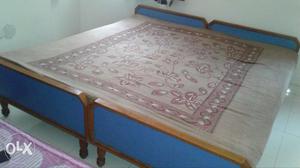 Two single bed with mattresses (2)