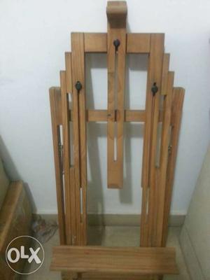 Wooden Easel for painters in very good condition